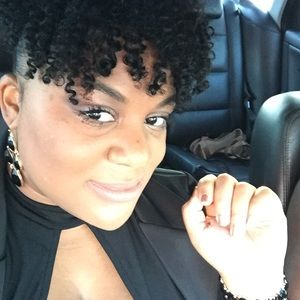 Meet your Posher, Kereyia